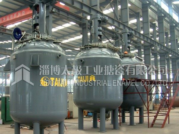 Closed lined glass reactor